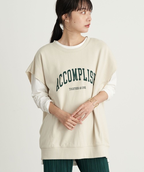 earth music&ecology（アースミュージックアンドエコロジー）の「ミニウラケカレッジベスト ＊（ベスト・レディース・チャコールグレー/グリーン/ライトベージュ・FREE）」の2枚目の写真