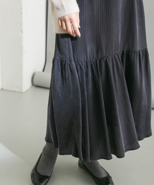 URBAN RESEARCH（アーバンリサーチ）の「キュプラティアードスカート（スカート・レディース・ベージュ系その他/ブルー系その他・38/36）」の16枚目の写真