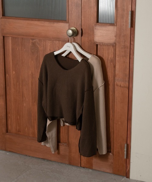 lawgy(ラウジー)の「V cut rib knit(ニット/セーター・レディース・ベージュ/ブラウン・FREE)」の9枚目の写真
