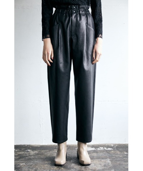 MOUSSY（マウジー）の「F／LEATHER GATHER パンツ（その他パンツ・レディース・ブラック/ベージュ/カーキ・1/2）」の5枚目の写真