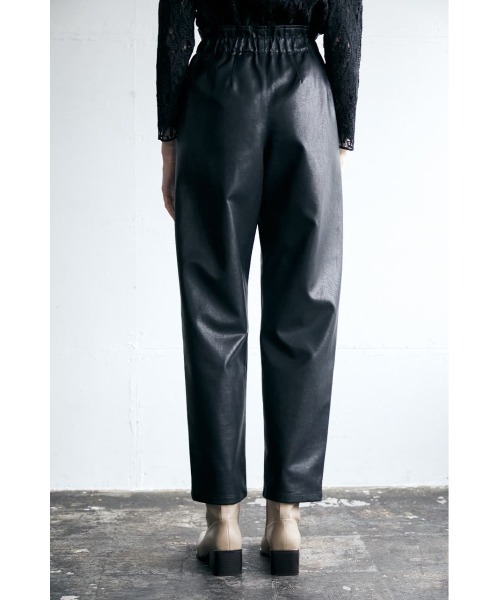 MOUSSY（マウジー）の「F／LEATHER GATHER パンツ（その他パンツ・レディース・ブラック/ベージュ/カーキ・1/2）」の13枚目の写真