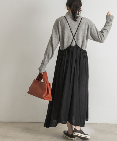 URBAN RESEARCH（アーバンリサーチ）の「ギャザーキャミワンピース（ワンピース・レディース・グレー系その他/ブラウン/ブラック・FREE）」の2枚目の写真