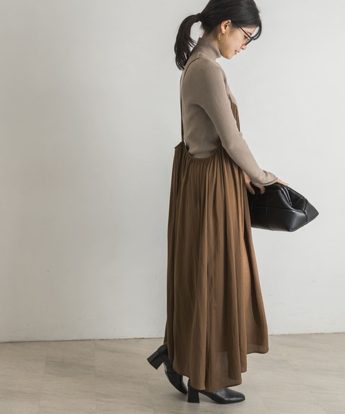 URBAN RESEARCH（アーバンリサーチ）の「ギャザーキャミワンピース（ワンピース・レディース・グレー系その他/ブラウン/ブラック・FREE）」の6枚目の写真