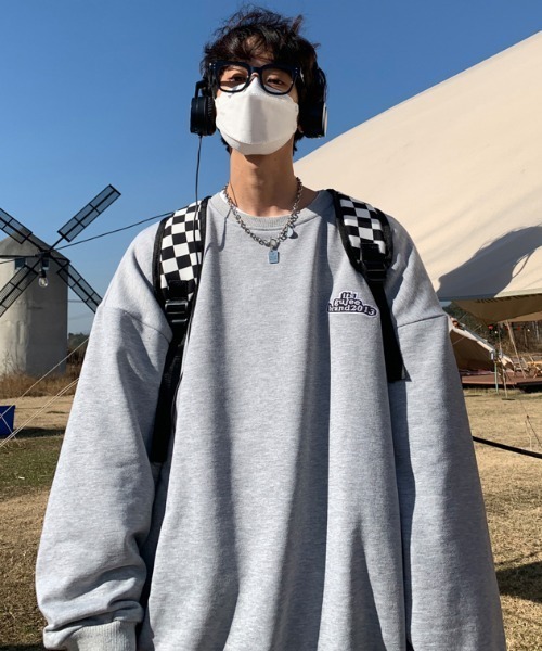 MGV（エムジーヴィー）の「ワンポイント刺繍オーバーサイズプルオーバー（スウェット・メンズ・ホワイト/ブラック/グレー/ブルー・MEDIUM/LARGE/X-LARGE）」の5枚目の写真