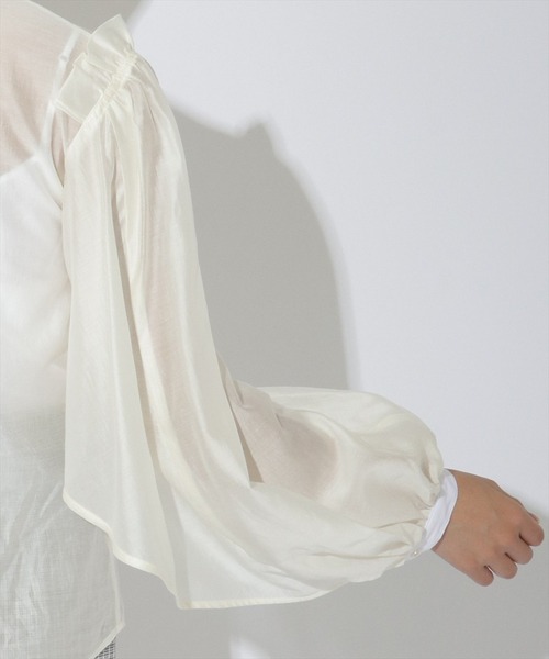REDYAZEL(レディアゼル)の「オーガンジースタンドカラーブラウス(シャツ/ブラウス・レディース・ホワイト/ブルー・FREE)」の16枚目の写真