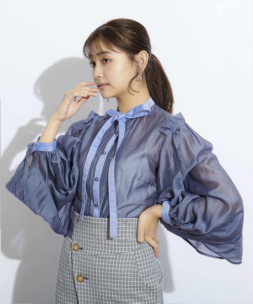 REDYAZEL(レディアゼル)の「オーガンジースタンドカラーブラウス(シャツ/ブラウス・レディース・ホワイト/ブルー・FREE)」の13枚目の写真