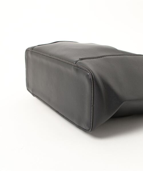 florist（フローリスト）の「【A4対応】PUレザーシンプルトートバッグ/ショルダーバッグ（トートバッグ・レディース・ベージュ/ブラウン/ブラック・FREE）」の6枚目の写真