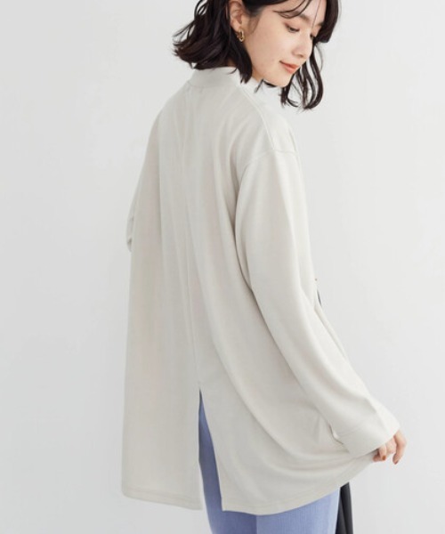 Green Parks(グリーンパークス)の「後ろスリットフレアチュニック(Tシャツ/カットソー・レディース・ブラック/グリーン/グレイッシュベージュ・FREE)」の3枚目の写真