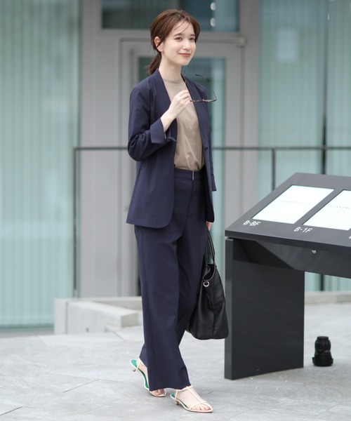 INED（イネド）の「スマッシュリネン センタープレスストレートパンツ【セットアップ対応】（その他パンツ・レディース・ベージュ/ネイビー/レンガ・11号/9号/7号/5号）」の7枚目の写真