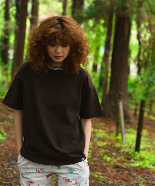 OUTDOOR PRODUCTS APPAREL（アウトドアプロダクツアパレル）の「USAコットン　リブライン　バックプリントTシャツ　ビッグシルエット（Tシャツ/カットソー・レディース・ホワイト/ネイビー/ブラウン/ブラック・FREE）」の9枚目の写真