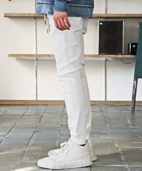 LUXSTYLE（ラグスタイル）の「スーパーストレッチジョガーパンツ（その他パンツ・メンズ・ホワイト/ブラック/ベージュ/ネイビー・L/M）」の6枚目の写真