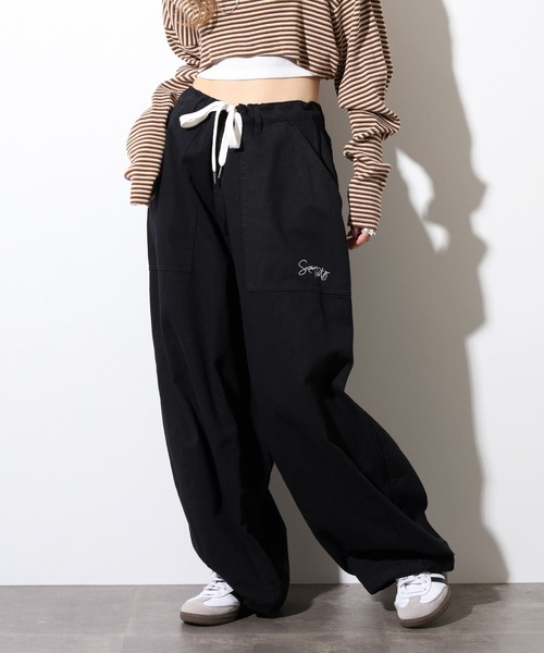 RE730（アールイーセブンサーティー）の「Balloon wide baker pants / 裾ドローコード バルーンワイドベイカーパンツ unisex（その他パンツ・メンズ・サックスブルー/インディゴブルー/オフホワイト/グリーン/ブラック/ホワイト系その他/ブルー系その他/ホワイト×ブラック/マスタード・S/M/L）」の22枚目の写真