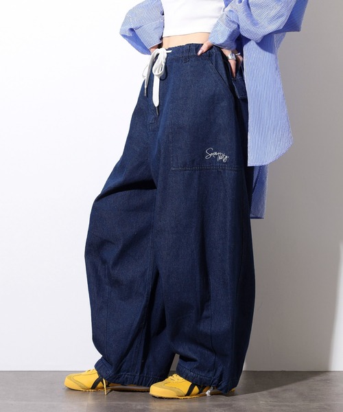 RE730（アールイーセブンサーティー）の「Balloon wide baker pants / 裾ドローコード バルーンワイドベイカーパンツ unisex（その他パンツ・メンズ・サックスブルー/インディゴブルー/オフホワイト/グリーン/ブラック/ホワイト系その他/ブルー系その他/ホワイト×ブラック/マスタード・S/M/L）」の14枚目の写真