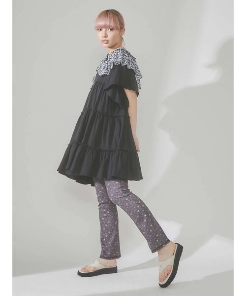 merry jenny(メリージェニー)の「petit floral フレアレギンス(その他パンツ・レディース・オフホワイト/ブラック・FREE)」の13枚目の写真