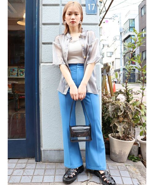 MURUA（ムルーア）の「シアーハーフスリーブシャツ（シャツ/ブラウス・レディース・ホワイト/ブラック/ベージュ/パープル/グレー・FREE）」の16枚目の写真