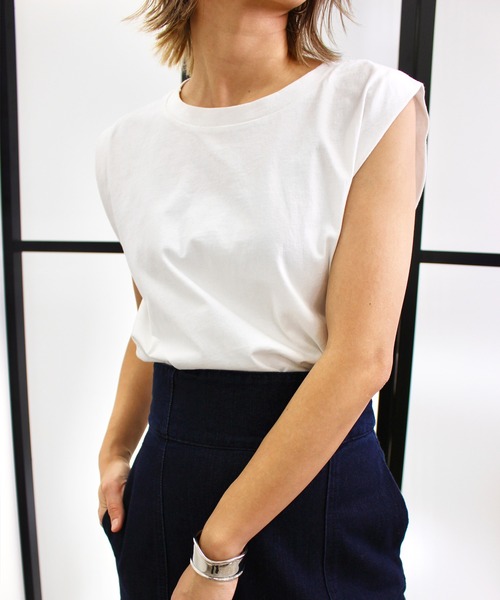 MLI'A（エムリア）の「フレンチスリーブTシャツ（Tシャツ/カットソー・レディース・スミクロ/ブラウン/カーキ/ベージュ/パープル/オフホワイト・M）」の2枚目の写真