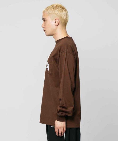 XLARGE(エクストララージ)の「OLD ENGLISH L/S POCKET TEE(Tシャツ/カットソー・メンズ・ブラウン/ブラック/ホワイト・M/XL/S/L)」の10枚目の写真