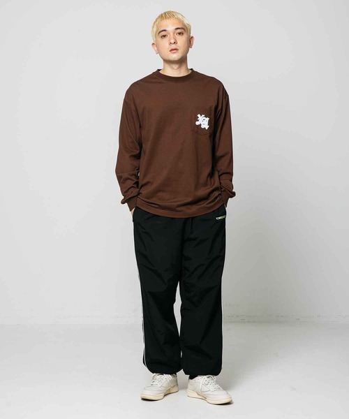 XLARGE(エクストララージ)の「OLD ENGLISH L/S POCKET TEE(Tシャツ/カットソー・メンズ・ブラウン/ブラック/ホワイト・M/XL/S/L)」の12枚目の写真