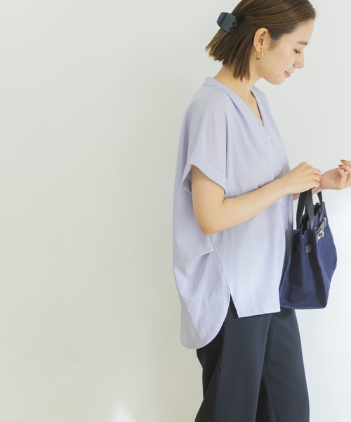 URBAN RESEARCH（アーバンリサーチ）の「エアリーVネック半袖シャツ-1（シャツ/ブラウス・レディース・オフホワイト/ネイビー/ラベンダー/ドット・FREE）」の4枚目の写真