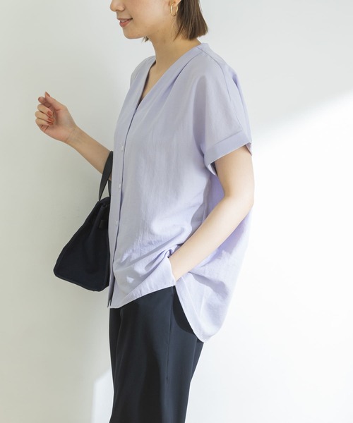 URBAN RESEARCH（アーバンリサーチ）の「エアリーVネック半袖シャツ-1（シャツ/ブラウス・レディース・オフホワイト/ネイビー/ラベンダー/ドット・FREE）」の7枚目の写真