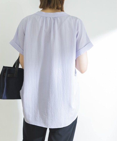 URBAN RESEARCH（アーバンリサーチ）の「エアリーVネック半袖シャツ-1（シャツ/ブラウス・レディース・オフホワイト/ネイビー/ラベンダー/ドット・FREE）」の8枚目の写真