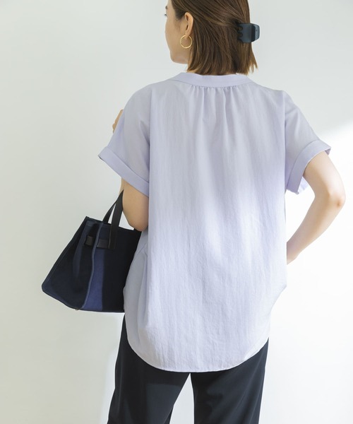 URBAN RESEARCH（アーバンリサーチ）の「エアリーVネック半袖シャツ-1（シャツ/ブラウス・レディース・オフホワイト/ネイビー/ラベンダー/ドット・FREE）」の9枚目の写真