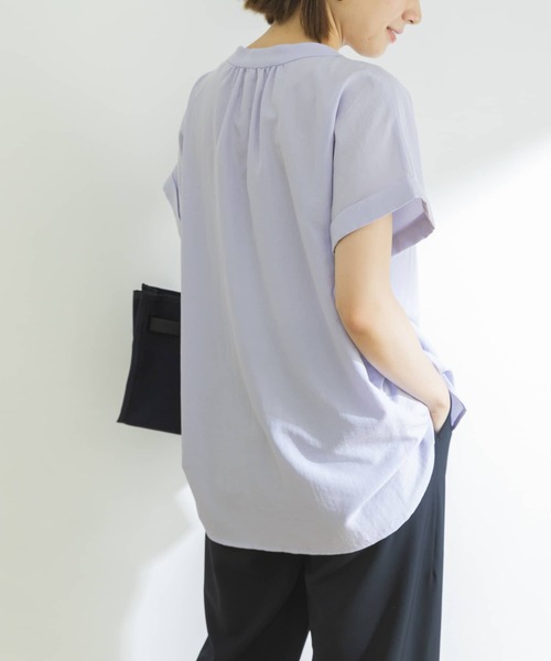 URBAN RESEARCH（アーバンリサーチ）の「エアリーVネック半袖シャツ-1（シャツ/ブラウス・レディース・オフホワイト/ネイビー/ラベンダー/ドット・FREE）」の10枚目の写真