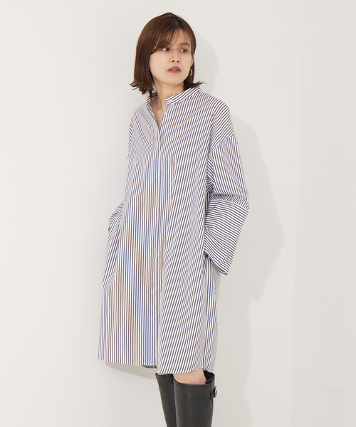 Rouge vif(ルージュヴィフ)の「カフススリットシャツワンピース(ワンピース・レディース・オフホワイト/ストライプ・フリー)」の2枚目の写真