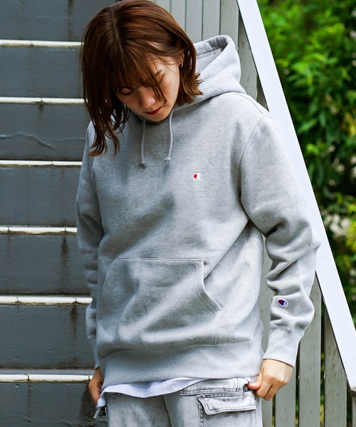 Champion(チャンピオン)の「【CHAMPION/チャンピオン】裏起毛プルオーバーパーカー ワンポイントブランドロゴ刺繍 フーディー サスティナブル素材(パーカー・メンズ・杢グレー/ダークグリーン/ネイビー/ホワイト/チャコールグレー/ブラック・SMALL/MEDIUM/LARGE/X-LARGE/XX-LARGE)」の5枚目の写真