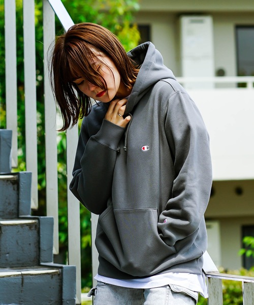 Champion(チャンピオン)の「【CHAMPION/チャンピオン】裏起毛プルオーバーパーカー ワンポイントブランドロゴ刺繍 フーディー サスティナブル素材(パーカー・メンズ・杢グレー/ダークグリーン/ネイビー/ホワイト/チャコールグレー/ブラック・SMALL/MEDIUM/LARGE/X-LARGE/XX-LARGE)」の4枚目の写真