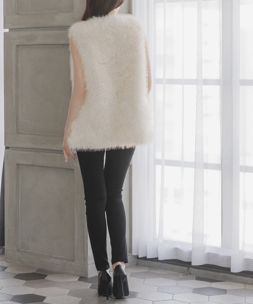 Julia Boutique（ジュリアブティック）の「フェイクファーベスト/22543（ベスト・レディース・グレー/ベージュ/ブラック/ピンク/ホワイト・ONE）」の19枚目の写真