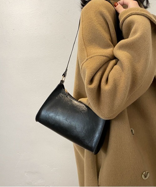 ibeul_（イベール）の「ナチュラル型押しショルダーバッグ（ショルダーバッグ・レディース・キャメル/ブラウン/ブラック・FREE）」の6枚目の写真