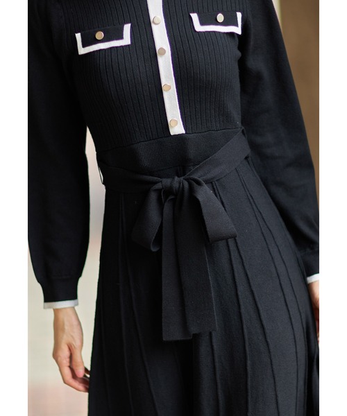 tocco closet(トッコ クローゼット)の「ウエストりぼん付き飾り釦フェイクポケット配色ニットワンピース(ワンピース・レディース・ネイビー/ブラック/ピンク系その他・M)」の7枚目の写真