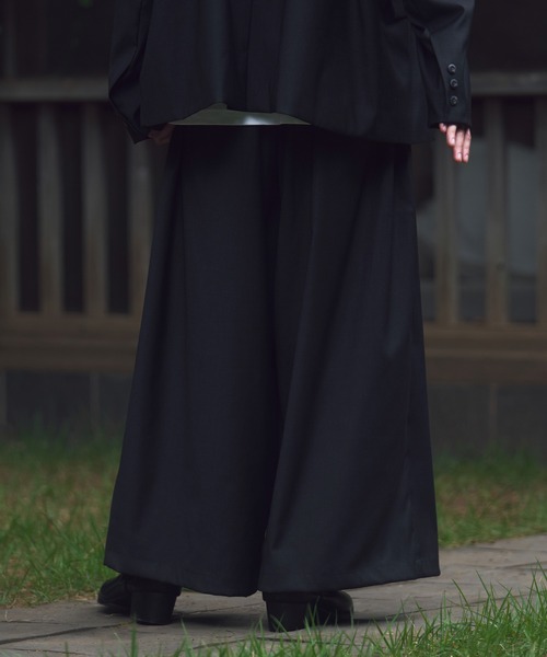 KUUUPY（クーピー）の「Deep Tuck Wide Pants - ディープタックワイドパンツ（スラックス・メンズ・チャコールグレー/グレー/ダークブラウン・SMALL/LARGE/MEDIUM）」の12枚目の写真