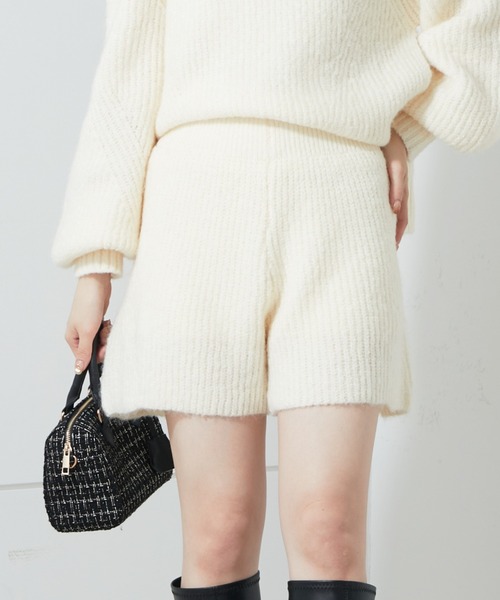 Chico（チコ）の「【SETUP対応】畦編ニットショートパンツ（その他パンツ・レディース・アイボリー/グレイッシュベージュ/チャコールグレー・FREE）」の2枚目の写真