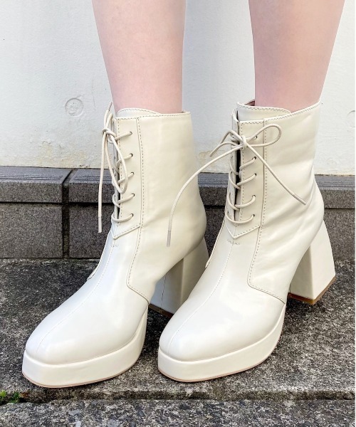 TITTY&CO.(ティティーアンドコー)の「【TITTY&CO.】スピンドルショートブーツ(ブーツ・レディース・ブラック/アイボリー・SMALL/LARGE/MEDIUM)」の2枚目の写真