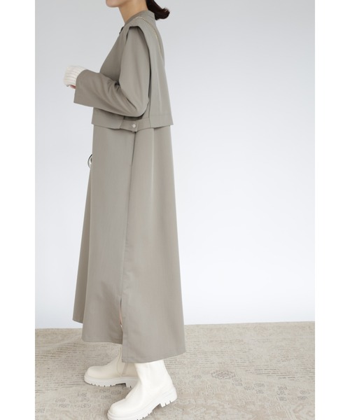 &. NOSTALGIA（アンドドットノスタルジア）の「【ZOZO限定】レイヤード風スリットスリーブワンピース（ワンピース・レディース・グレイッシュベージュ/サックスブルー・FREE）」の4枚目の写真