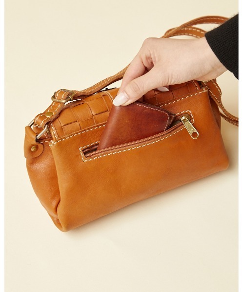 fes(フェス)の「zucchero ズッケロ ショルダーバッグ レディース ななめ掛け ミニ ミニショルダー マチ広 49633(ショルダーバッグ・レディース・ブラウン・FREE)」の6枚目の写真