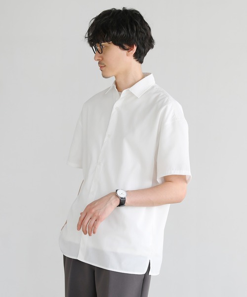 LIL VENDARS(リルヴェンダース)の「セミワイドレギュラーカラーブロード半袖シャツ(シャツ/ブラウス・メンズ・ネイビー/ホワイト/ベージュ系/サックスブルー/ホワイト系/ネイビー系・L/M/XL)」の1枚目の写真
