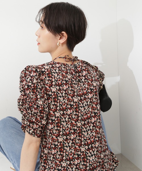 N.(N. Natural Beauty Basic)(エヌエヌナチュラルビューティーベーシック)の「◆フラワープリントパワショルブラウス(シャツ/ブラウス・レディース・ブラック系その他/ベージュ系その他・MEDIUM)」の11枚目の写真