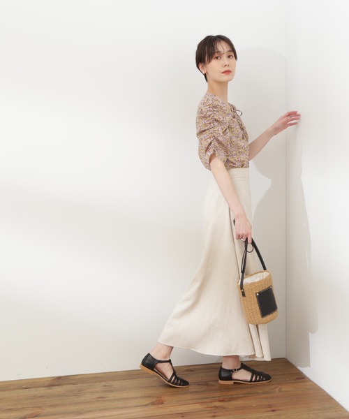 N.(N. Natural Beauty Basic)(エヌエヌナチュラルビューティーベーシック)の「◆フラワープリントパワショルブラウス(シャツ/ブラウス・レディース・ブラック系その他/ベージュ系その他・MEDIUM)」の15枚目の写真