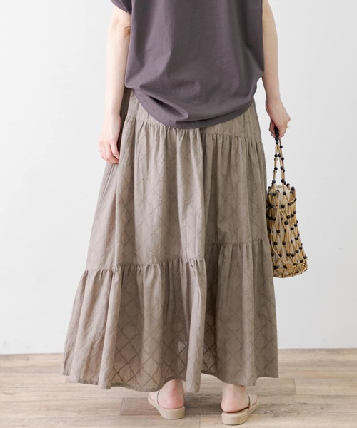 URBAN RESEARCH Sonny Label（アーバンリサーチサニーレーベル）の「ドビーコットンティアードスカート（スカート・レディース・カーキ/ブラック/パープル・FREE）」の4枚目の写真