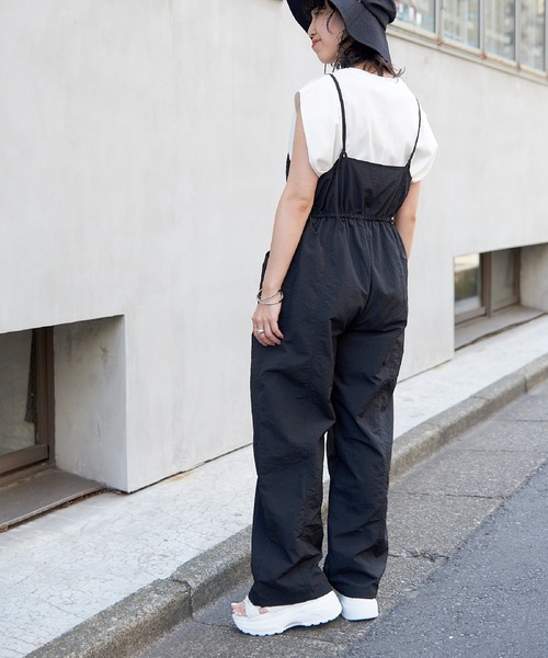 COLONY 2139（コロニートゥーワンスリーナイン）の「ナイロンウエストドロストキャミサロペット（サロペット/オーバーオール・レディース・ブラック/ホワイト・FREE）」の18枚目の写真