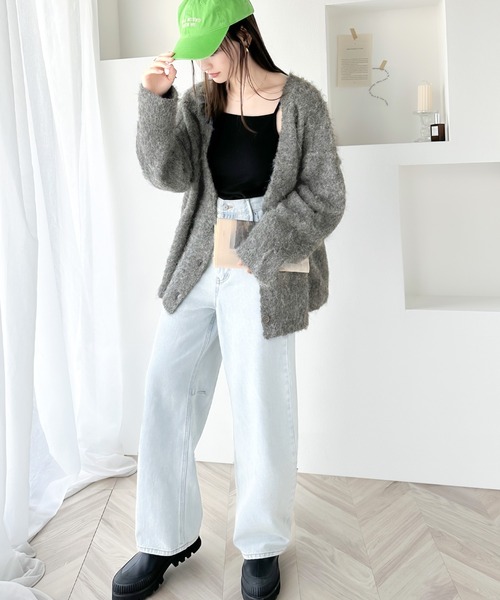 classicalelf（クラシカルエルフ）の「1枚で今っぽ可愛い。深Vネックシャギーニットオーバーサイズカーディガン（カーディガン/ボレロ・レディース・ベージュ/グレー/ブルー系/カーキ・MEDIUM/SMALL/LARGE/X-LARGE）」の9枚目の写真