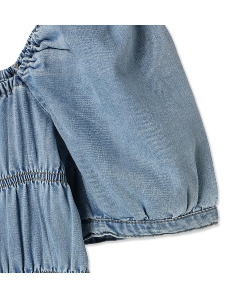 Guess（ゲス）の「Smocking Wide Overalls（サロペット/オーバーオール・レディース・ライトブルー・X-SMALL/MEDIUM/SMALL）」の2枚目の写真