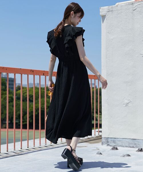 MAJESTIC LEGON（マジェスティックレゴン）の「フロントオープンフリルワンピ（ワンピース・レディース・アイボリー/オレンジ/ブラック・MEDIUM/SMALL）」の7枚目の写真