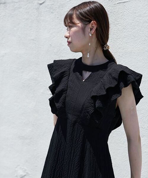 MAJESTIC LEGON（マジェスティックレゴン）の「フロントオープンフリルワンピ（ワンピース・レディース・アイボリー/オレンジ/ブラック・MEDIUM/SMALL）」の8枚目の写真