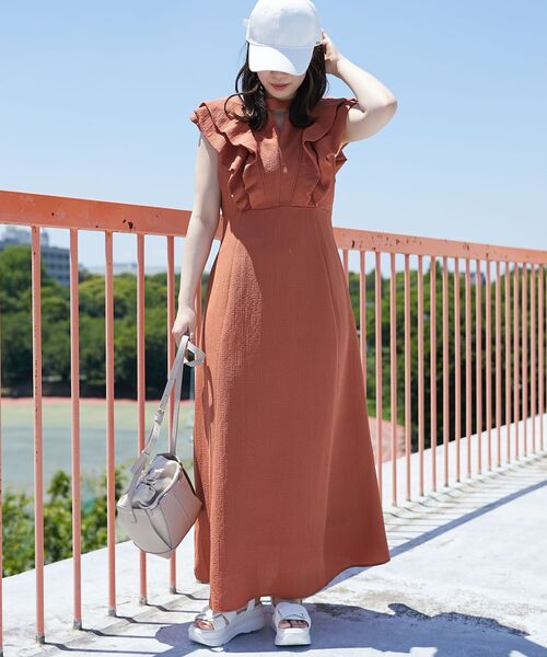 MAJESTIC LEGON（マジェスティックレゴン）の「フロントオープンフリルワンピ（ワンピース・レディース・アイボリー/オレンジ/ブラック・MEDIUM/SMALL）」の13枚目の写真