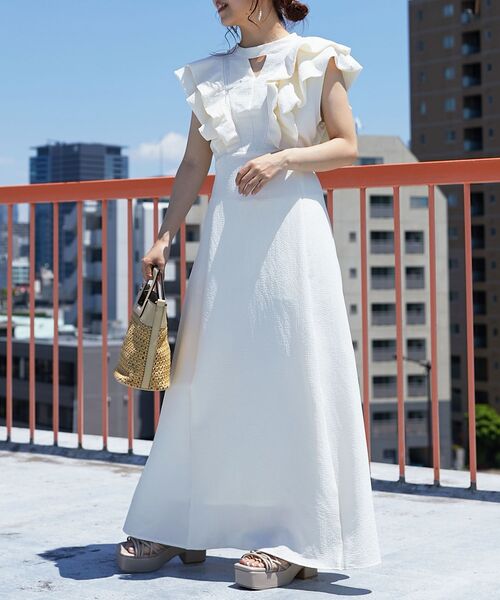 MAJESTIC LEGON（マジェスティックレゴン）の「フロントオープンフリルワンピ（ワンピース・レディース・アイボリー/オレンジ/ブラック・MEDIUM/SMALL）」の18枚目の写真