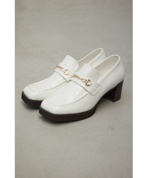 AZUL by moussy(アズールバイマウジー)の「スクエアトゥビットローファー(ローファー・レディース・ブラック/アイボリー・LL/MEDIUM/SMALL/LARGE)」の1枚目の写真